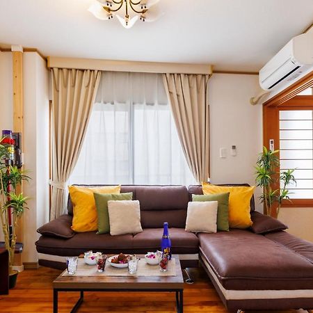 Naha Gajumaru Apartment Hotel 301 Buitenkant foto